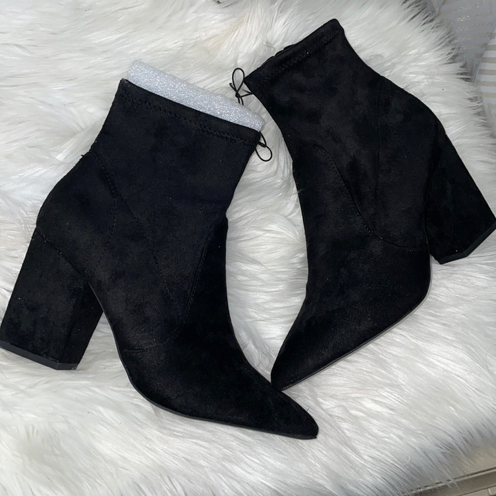 NWT Express Suede Booties. Perfect for fall! 7.5